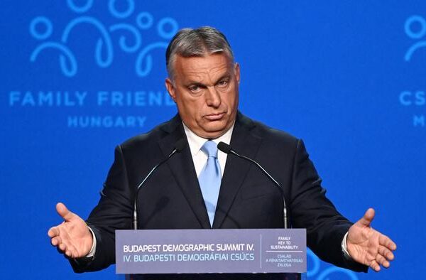 Орбан  намекнул на возможность выхода Венгрии из ЕС