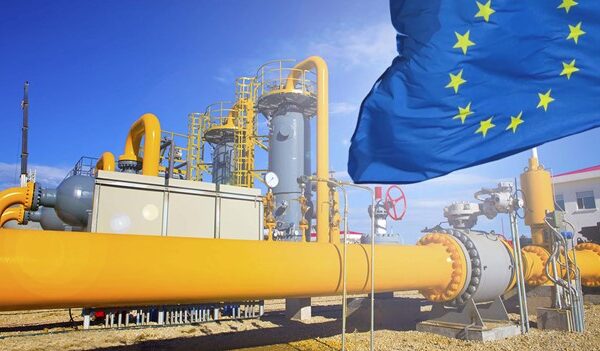 Цена на газа в Европе упала ниже $900 за тысячу кубометров