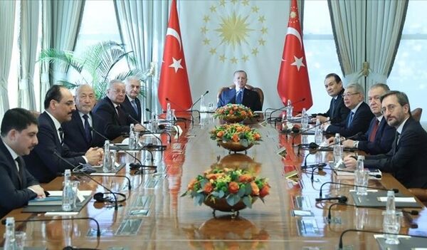 Эрдоган принял делегацию Совета аксакалов Организации тюркских государств