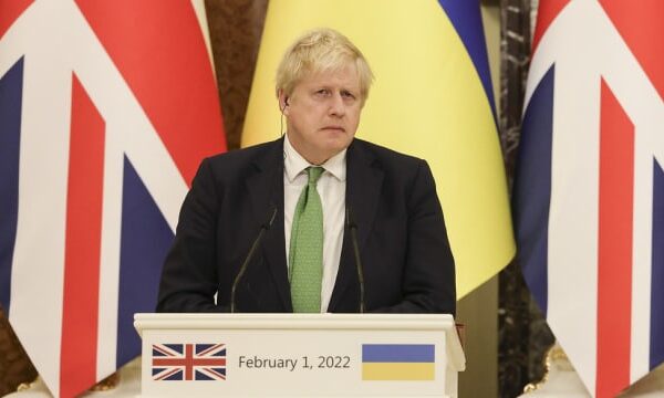 Кремль назвал дипломатические усилия Бориса Джонсона по Украине «пустой тратой времени»