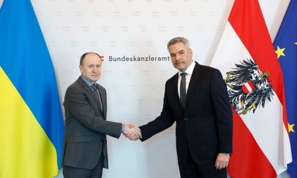Австрия даст Украине бронежилеты – посол Химинец