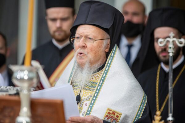 Православный лидер называет вторжение в Украину «зверским», но не называет Путина по имени