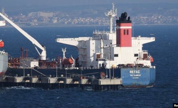 Греция конфискует российский танкер в рамках санкций ЕС в связи с агрессией России в  Украине
