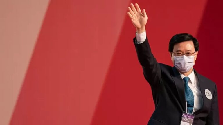 Еще более пропекинский: новым главой администрации Гонконга “избран” бывший силовик Джон Ли