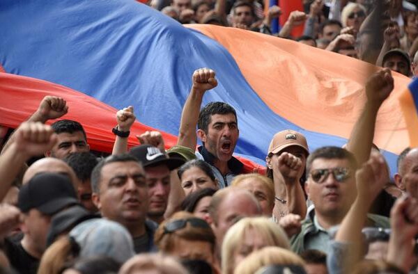 Президент Армении: Мы видим связь между Украиной и Карабахом