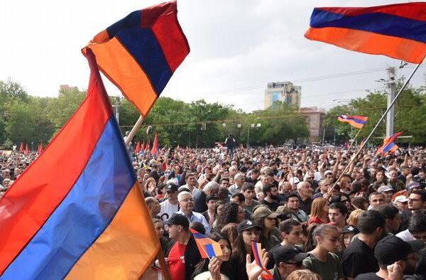 Оппозиция в Ереване анонсировала акции неповиновения