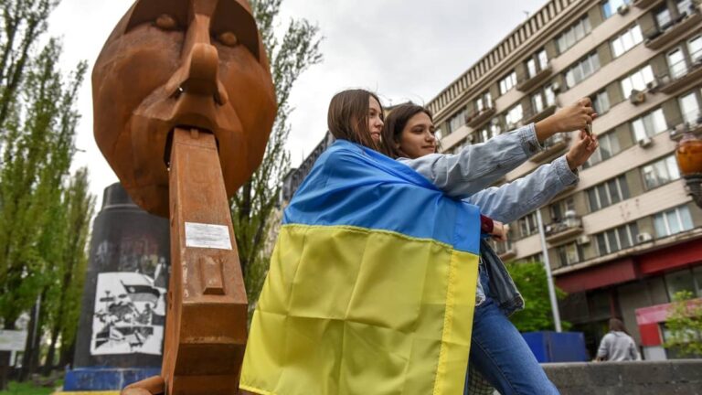 Великобритания ввела санкции против теневой сети, финансирующей роскошную жизнь Путина