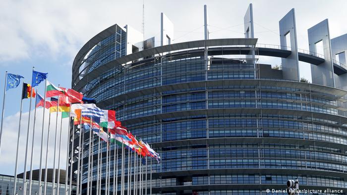 Европарламент будет рекомендовать лидерам ЕС предоставить Украине статус кандидата