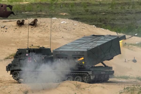 Великобритания поставит Украине реактивные системы залпового огня  M270