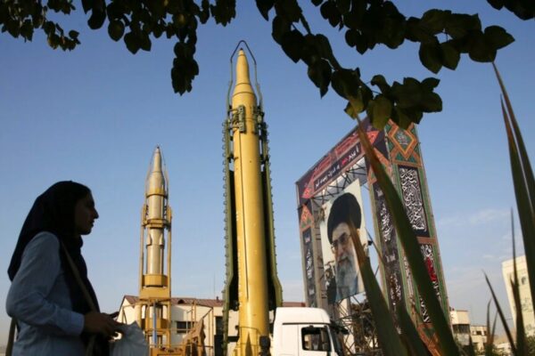 Иран заявляет, что договор США о совместной ПВО с арабcкими странами усилит напряженность в регионе