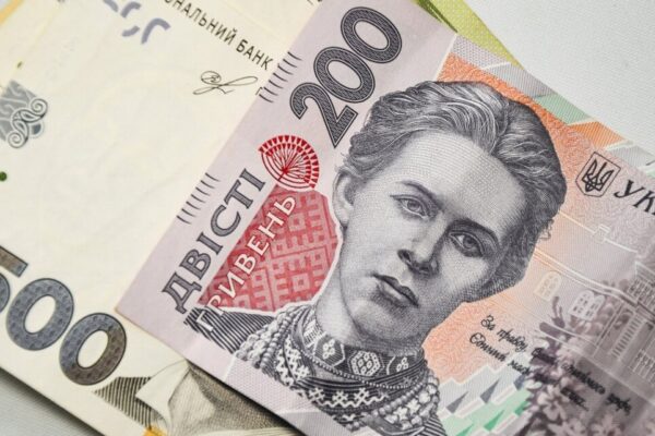 Украина требует отсрочки платежей по государственному долгу – Financial Times