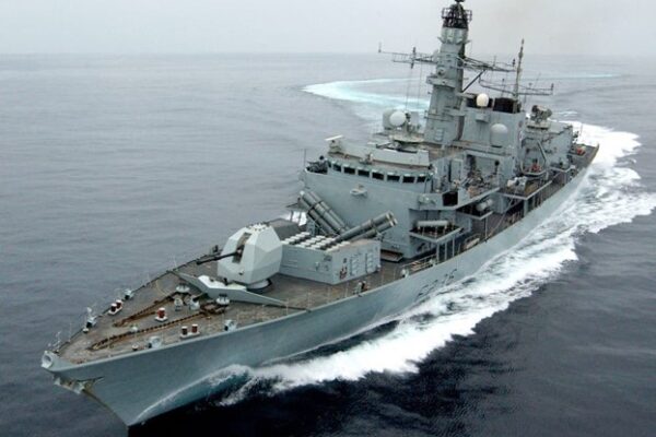 Королевский флот изъял иранские ракеты у контрабандистов на катерах