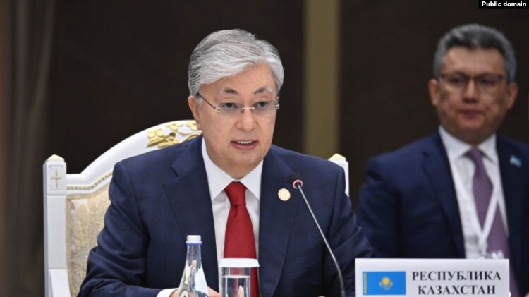 Казахстан в год приостанавливает экспорт оружия