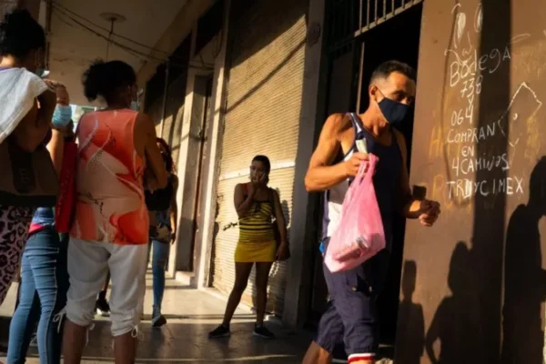 Конец эпохи? Впервые за 60 лет Куба пустит в свою торговлю иностранных инвесторов