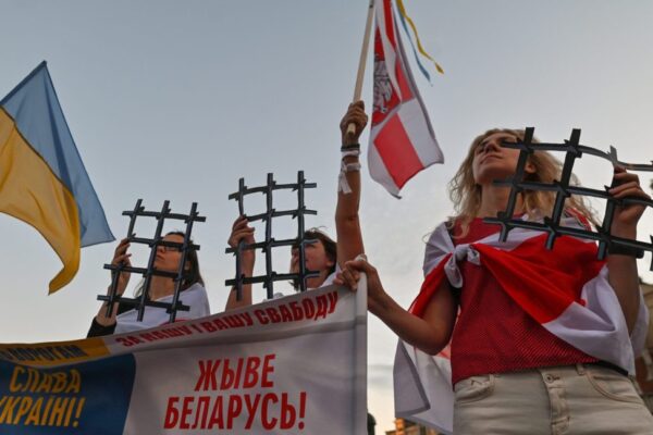 Война России против Украины заставляет белорусскую оппозицию переосмыслить стратегию