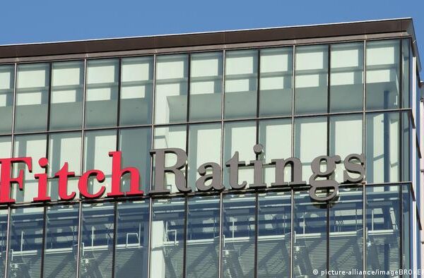 Агентство Fitch повысило кредитный рейтинг Украины с “RD” до “CC”