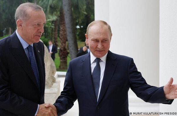 Россия и Турция договорились о частичной оплате газа в рублях