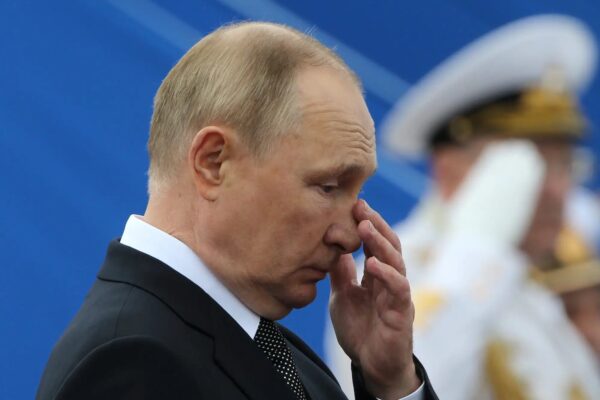 Business Insider: Путин знает, что совершил «серьезную ошибку», вторгшись в Украину, но никогда не признает этого, заявил бывший командующий НАТО