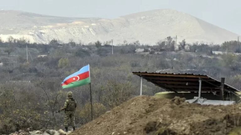 Армения сообщила об обстрелах со стороны Азербайджана. В Баку заявили о диверсии