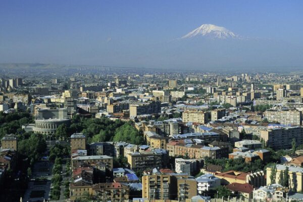 Демонстранты в Ереване потребовали выхода Армении из ОДКБ