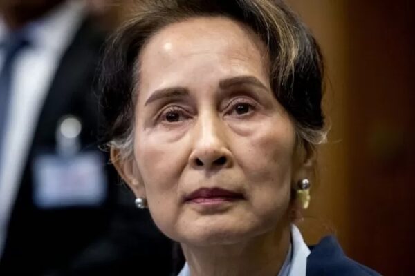 Экс-лидер Мьянмы Аун Сан Су Чжи получила еще три года тюрьмы. Теперь она должна отсидеть 26 лет