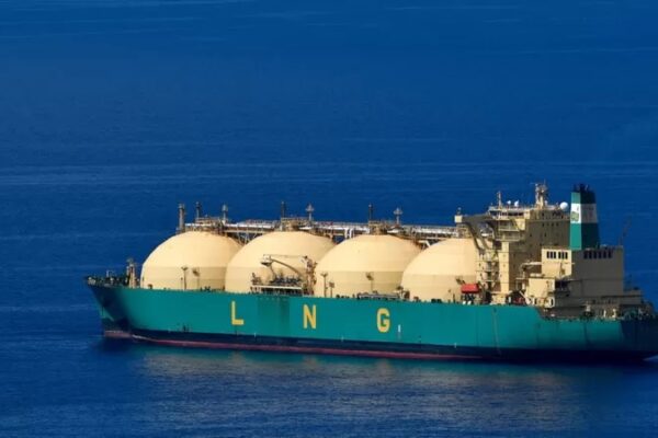 У европейских берегов скопились десятки танкеров со сжиженным газом. Неужели газ больше не нужен?