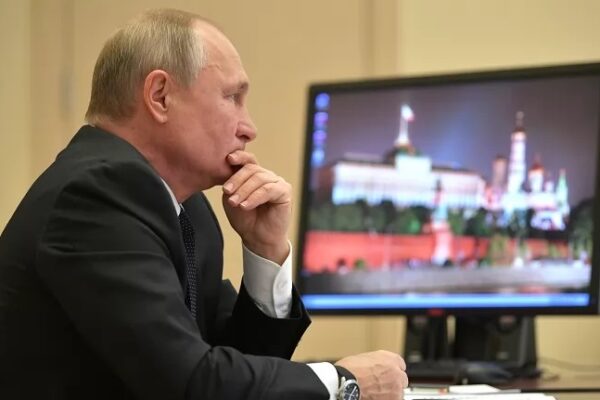 Раньше НАТО боялся победы Путина, а сейчас в альянсе переживают о его поражении, — Bloomberg