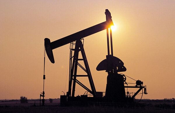 Россия и Саудовская Аравия договорились значительно сократить добычу нефти — Financial Times