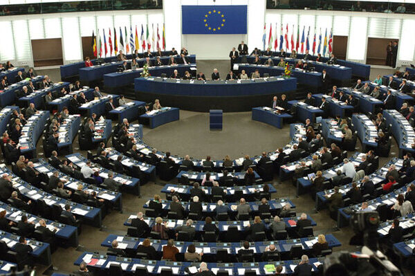 Европарламент согласовал текст резолюции о признании РФ государством-спонсором терроризма