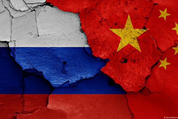 Китаист: Вскоре Китай сможет диктовать условия России