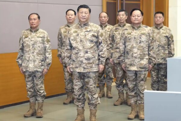 Си Цзиньпин призвал армию Китая сосредоточиться на подготовке к войне