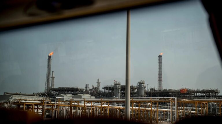 Катар расширяет свое доминирование в добыче природного газа за счет России – NYT