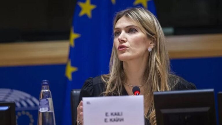 Коррупционный скандал в ЕС: вице-президент Европарламента Ева Кайли арестована за взятку