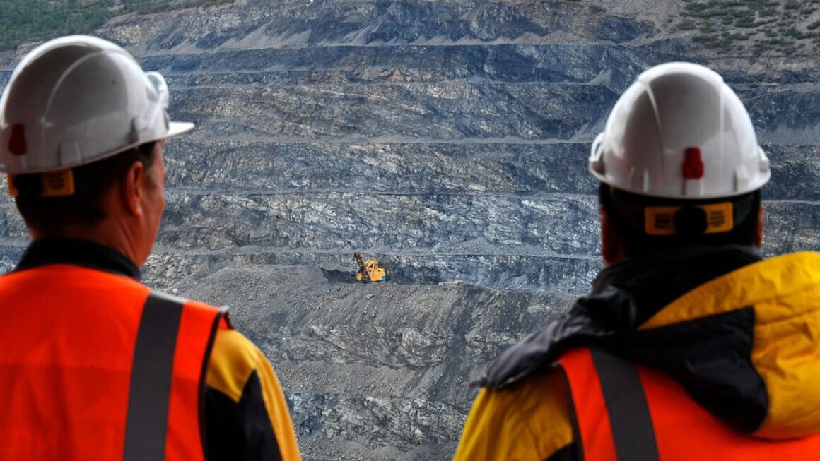 ЕС предложит ввести санкции против горнодобывающей промышленности России — Financial Times