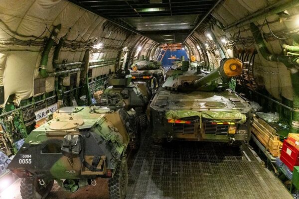 WSJ: Война в Украине заставляет НАТО улучшить свою систему транспортировки техники