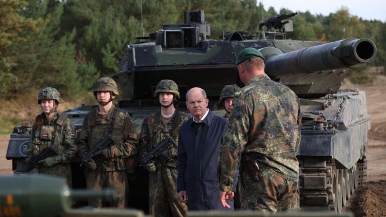 Почему Германия не хочет отправлять танки в Украину – WSJ