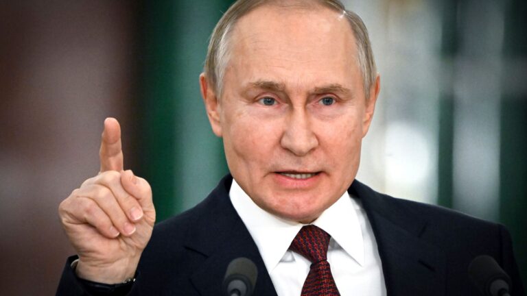 Саморазрушение России: Путин теряет поддержку