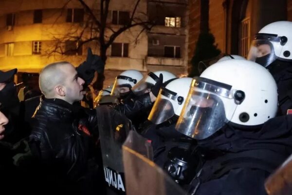 Протесты националистов в Сербии с пророссийской риторикой