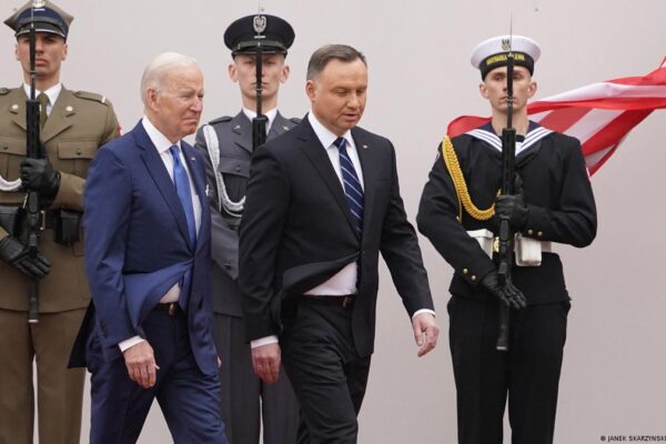 Польша требует от НАТО гарантий безопасности послевоенной Украины – FT