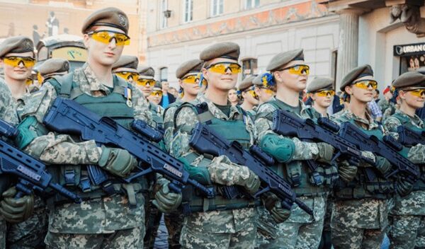 Война в Украине меняет отношение к женщинам-солдатам