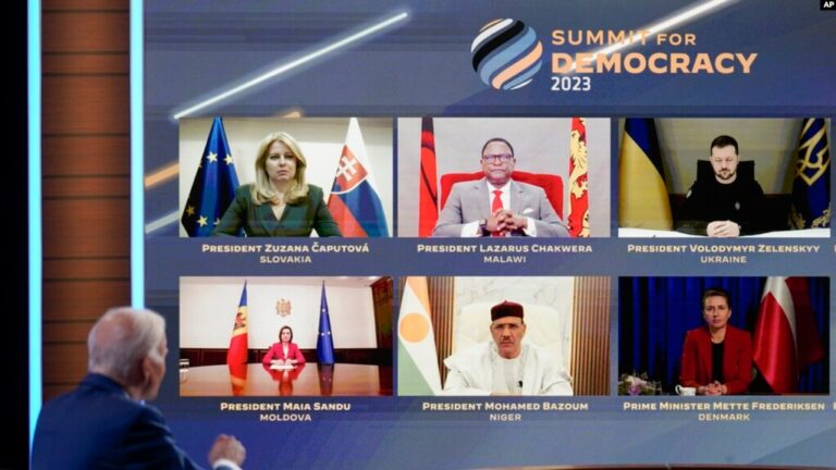 Лідери 73 країн підписали підсумкову декларацію Саміту за демократію