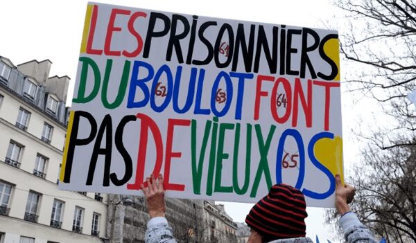 Що є рушійною силою соціальної кризи у Франції