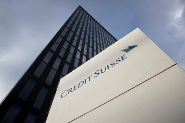 Швейцарія перебуває під тиском щодо втручання в Credit Suisse, оскільки розгром банків поглиблюється