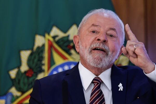 Президент Бразилії закликав створити «групу миру» – хоче переконати країни не постачати озброєння Україні
