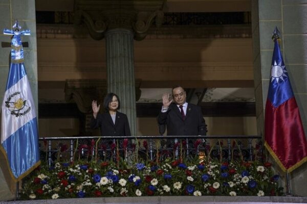 Гватемала називає зв’язки з Тайванем непорушними після того, як Гондурас розривав відносини на користь Китаю