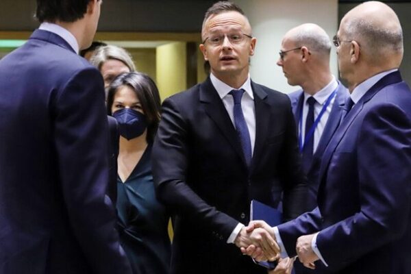 Угорщина кидає виклик ЄС, укладаючи угоди з Москвою