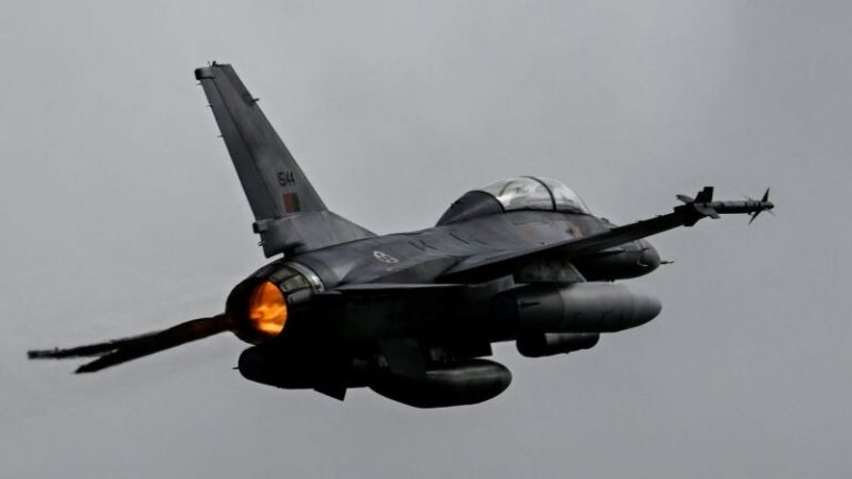 F-16 для України: чи зможе Зеленський і Європа дотиснути США і як літаки захистять небо від Росії