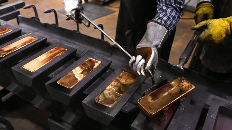 ОАЕ, Гонконг і Туреччина стали основними напрямками для продажу російського золота – Bloomberg