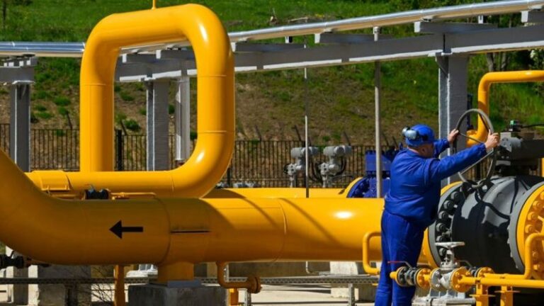 Росія програє газову війну і качатиме паливо в Європу тільки через Україну. Що це значить