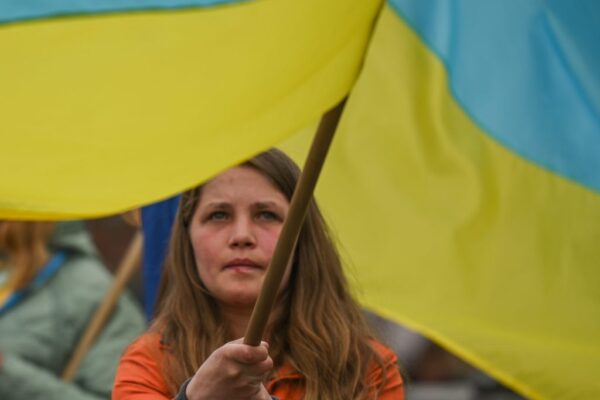 Поза полем бою: Чому ми повинні інвестувати в демократичне майбутнє України